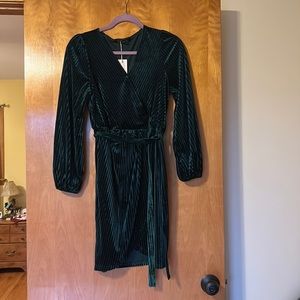 Green velvet Simplee dress